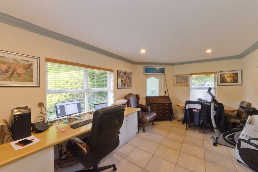 3 Bedroom Property for Sale in Leisure Isle Western Cape